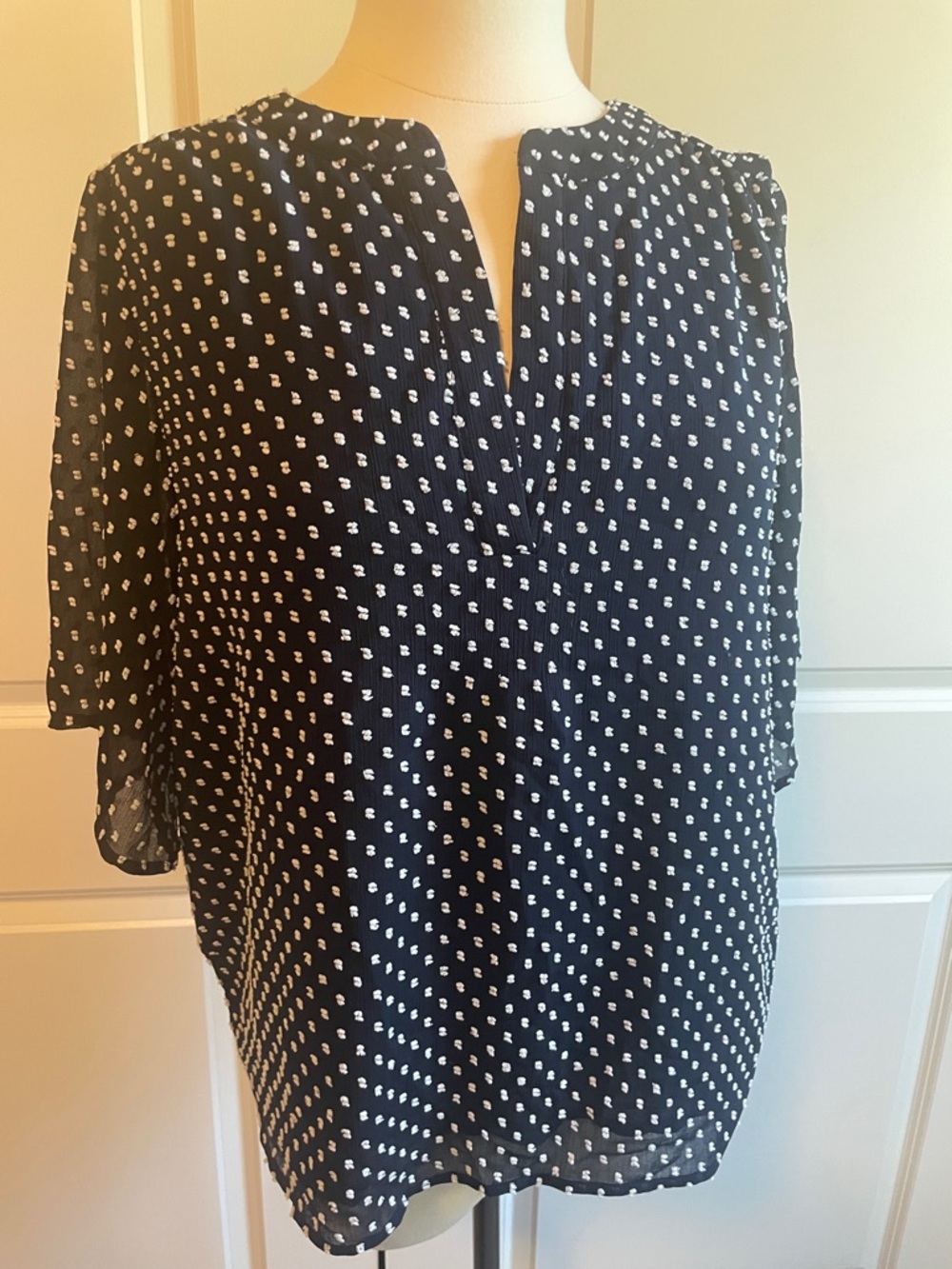 Ann Taylor Shirred Navy and White Dot Split-Neck Blouse Size Medium - Picture 2 of 9